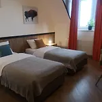 Hotel 89 *