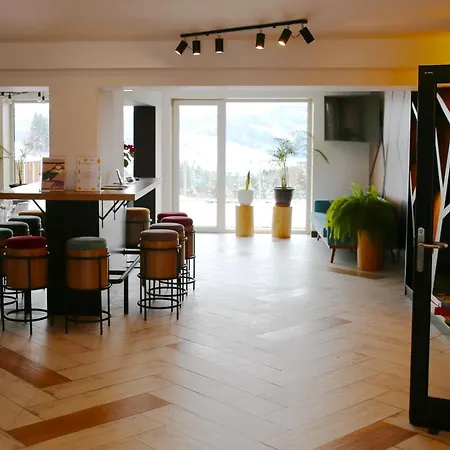 Hotel 89 *